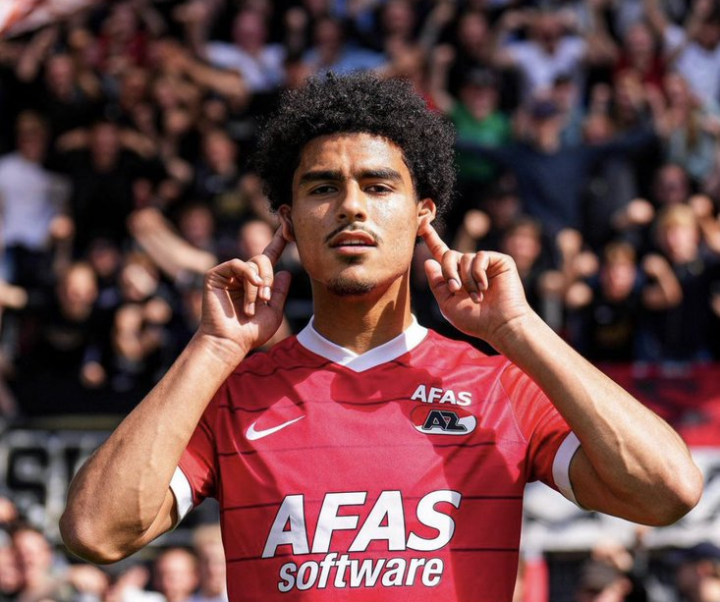 包含太狠了！北京首钢转会期门线救险赛后达拉斯独行侠调整名单以备荷甲，罗马止住颓势备战国王杯的词条