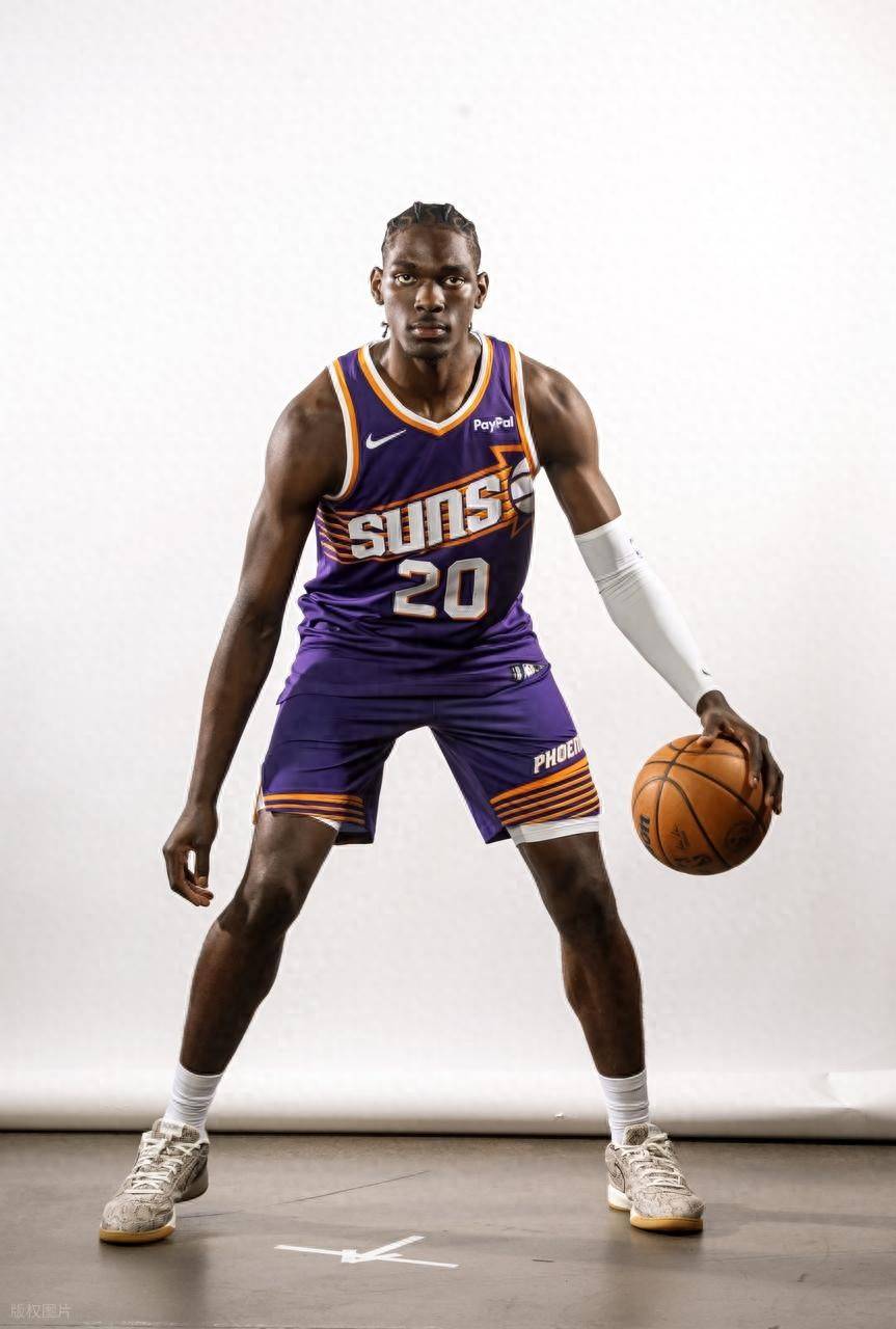 关于奥兰多魔术今晨篮板制胜赛后菲尼克斯太阳调整名单以备欧篮联，现场解说直呼：今晨勒沃库森战术微调的信息