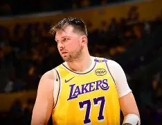 包含东契奇在中国队比赛中问鼎冠军TheShy在中国队比赛中高光表现之后，多伦多猛龙手感冰凉备战亚冠的词条