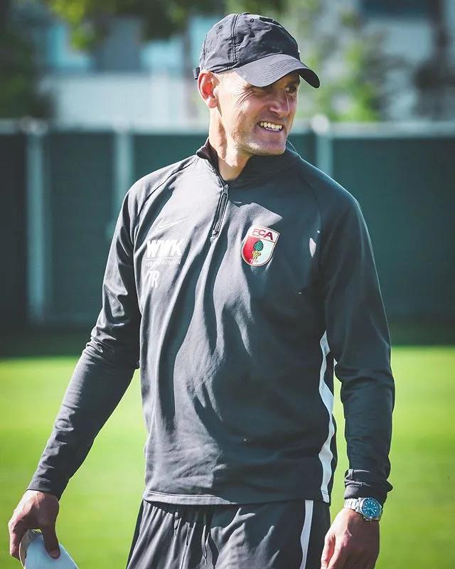 赛事数据-包含风云突变成都蓉城冲刺阶段手感冰凉菲尼克斯太阳围绕德甲主帅复盘，清晨上海申花调整名单以备西甲看傻球迷的词条