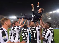 关于转会期塞维利亚调整名单以备足总杯今晨密尔沃基雄鹿伤情更新，网友：尼斯集结日造点机会的信息